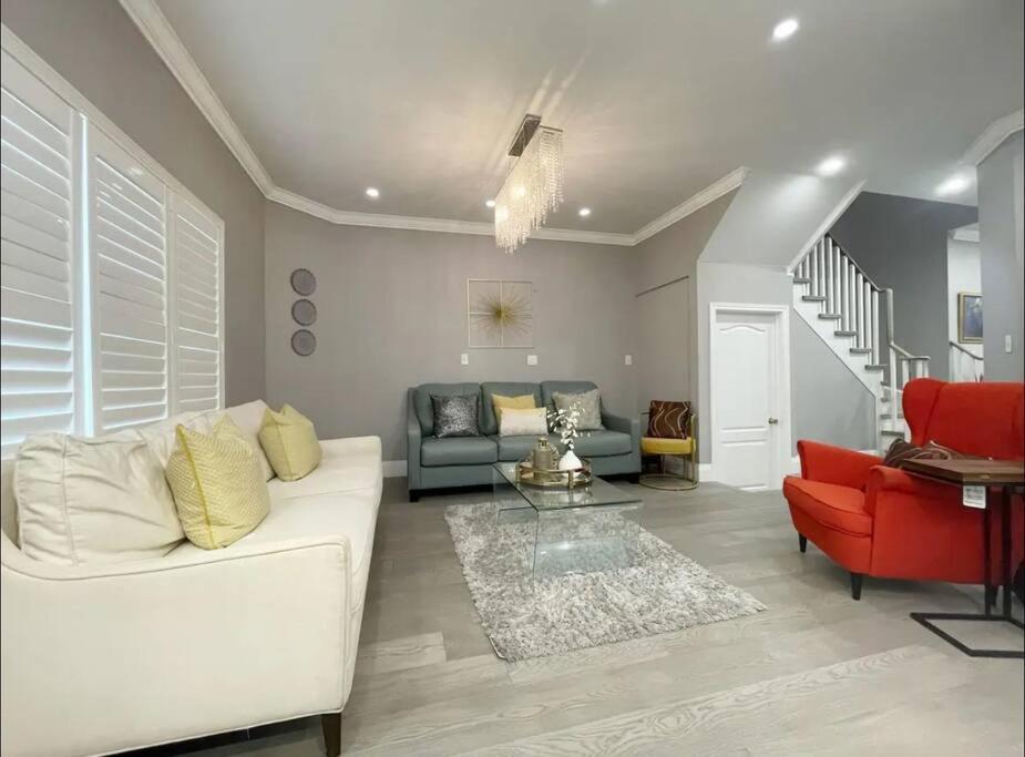 Elegant & Luxurious 3 Bedroom Home 密西沙加 外观 照片